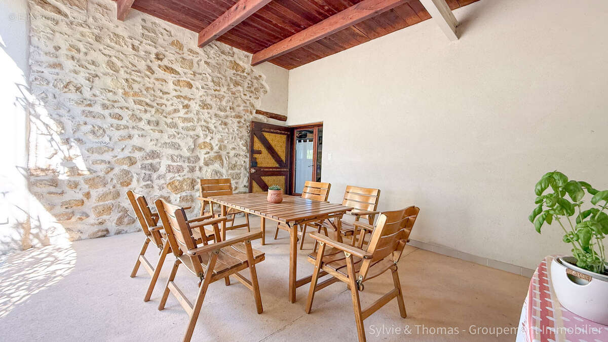 Maison à CADEROUSSE