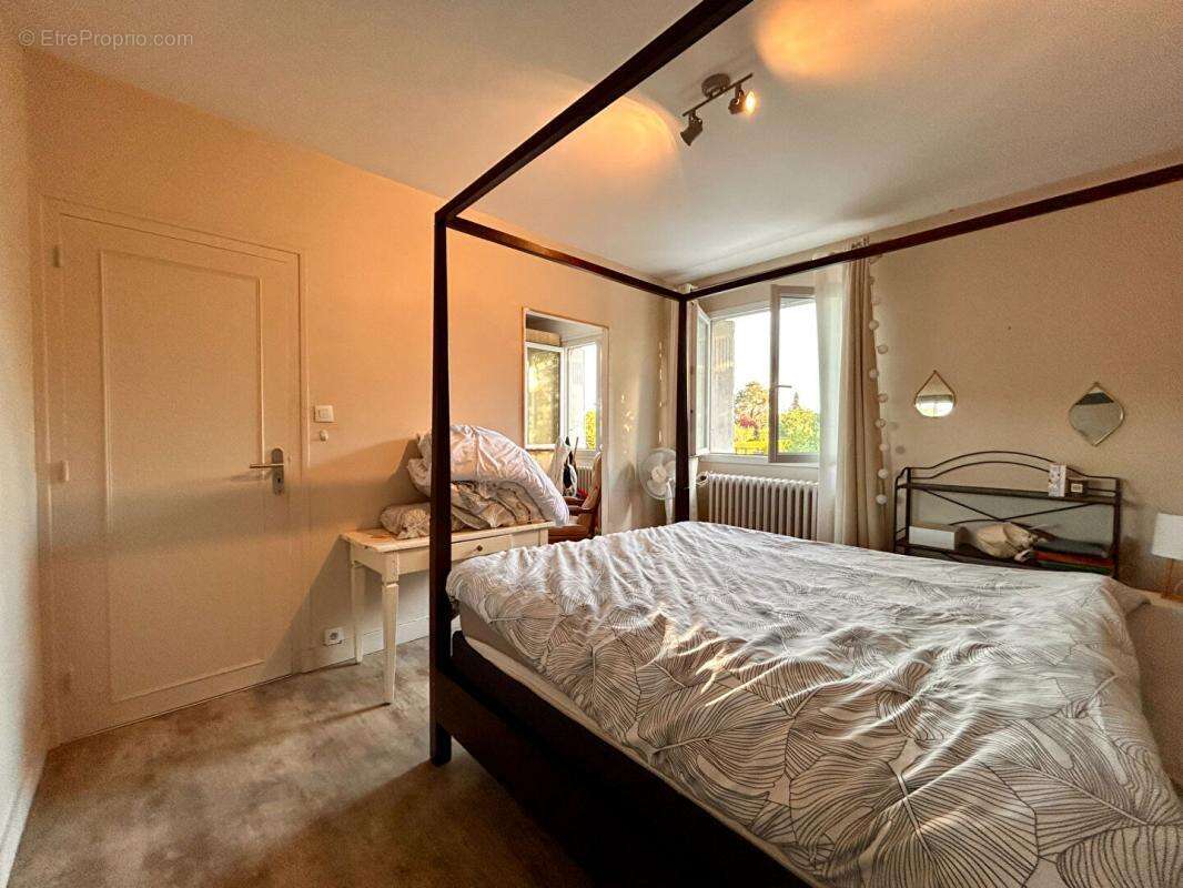 Maison à SAINT-ASTIER