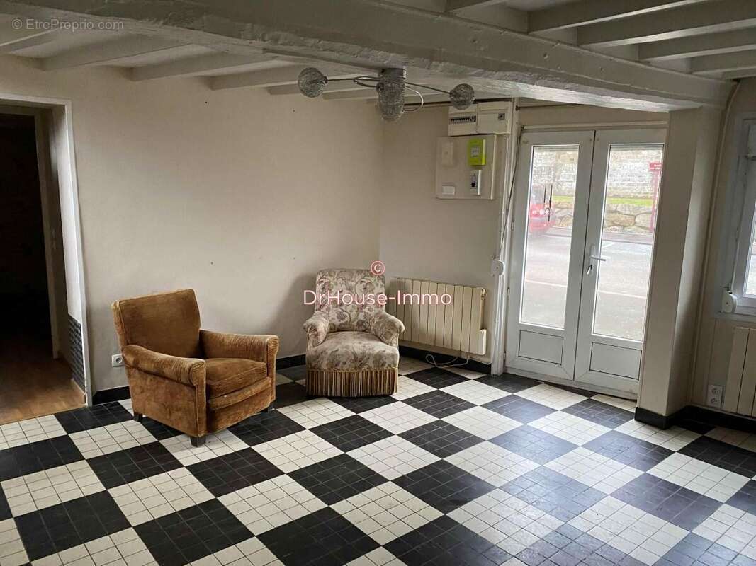 Maison 100 m² à Le Menil-De-Briouze  - photo 7