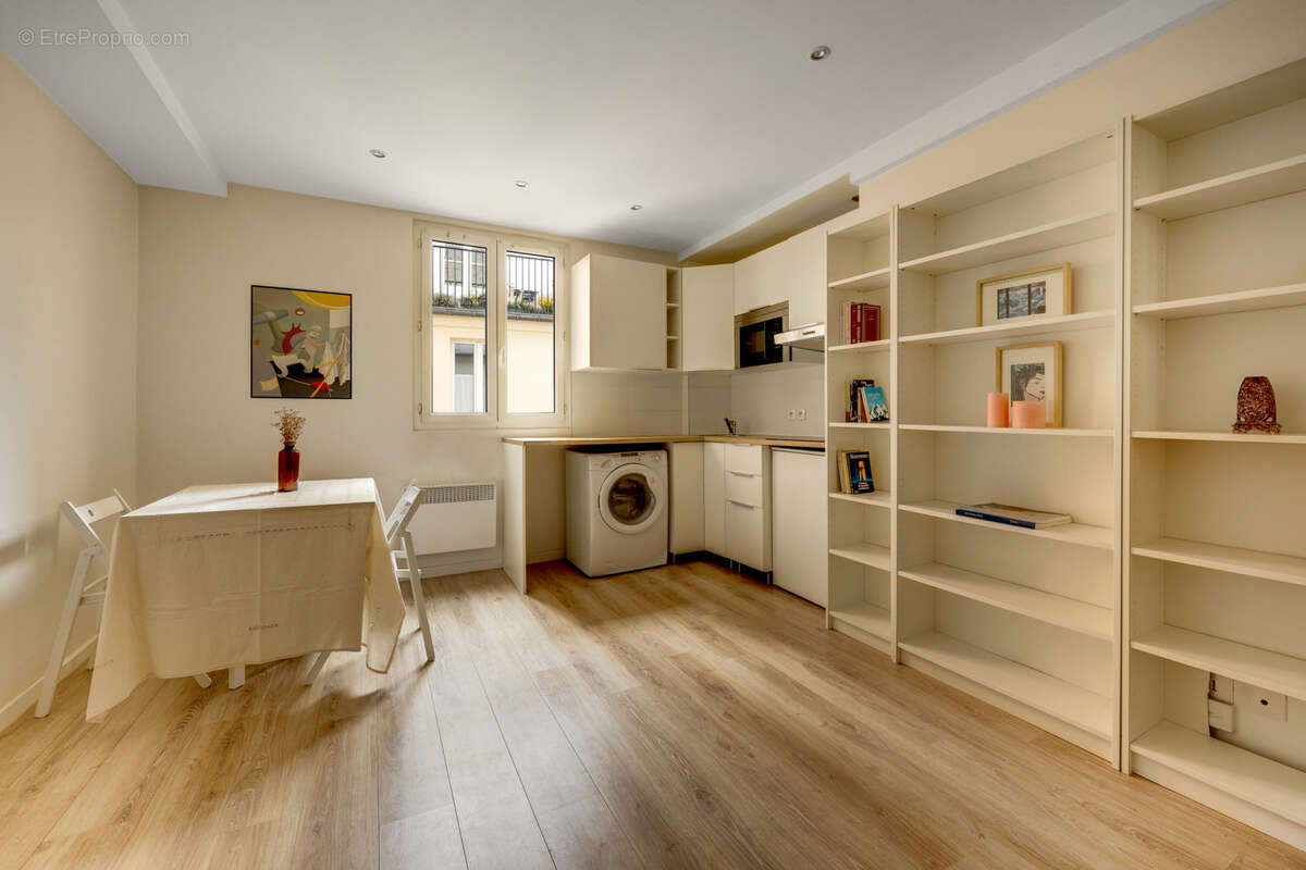 Appartement à PARIS-10E