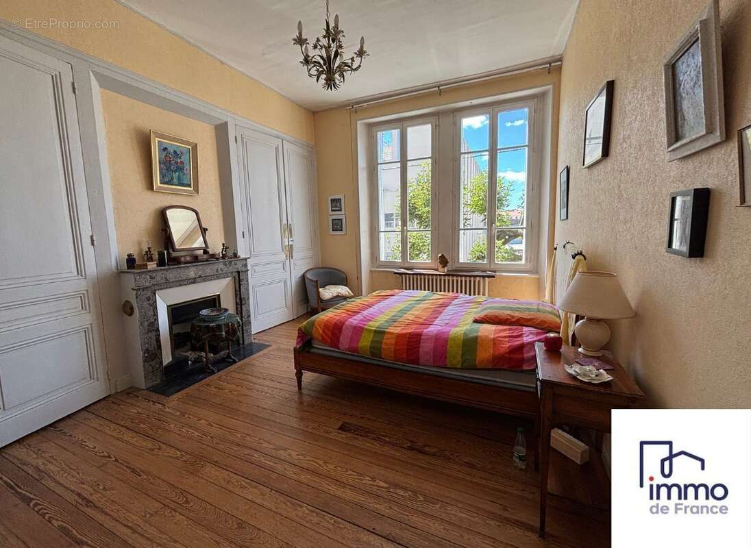 Maison 224 m² à Vienne  - photo 8