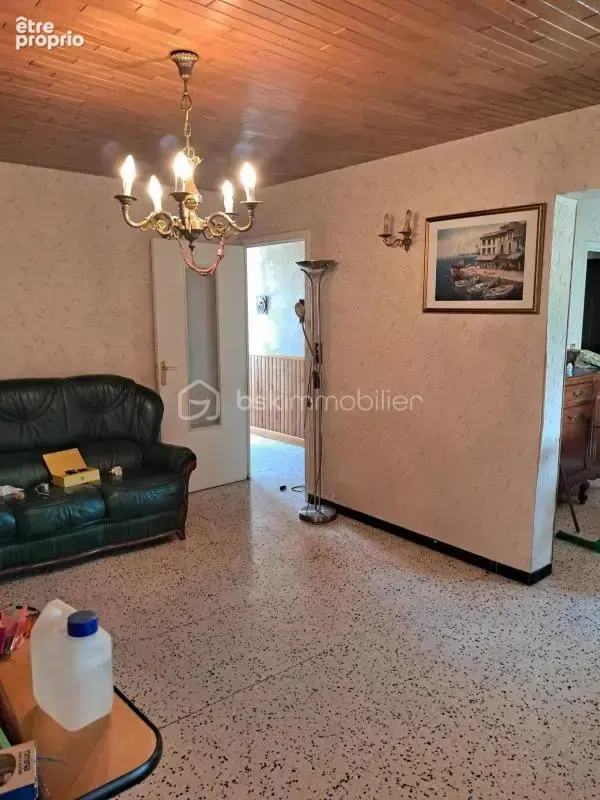 Villa 4 faces avec 3 garages - Le tout sur un terrain clôturé et arboré de 936m² - Produit rare à Maraussan - photo 10
