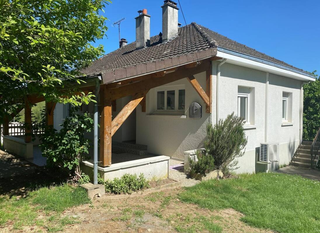 Maison à EYMOUTIERS