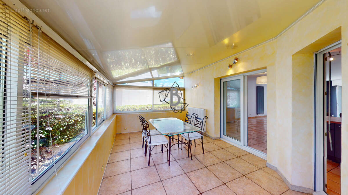 Maison T5 - 117 m2 - LE MONASTERE - photo 7
