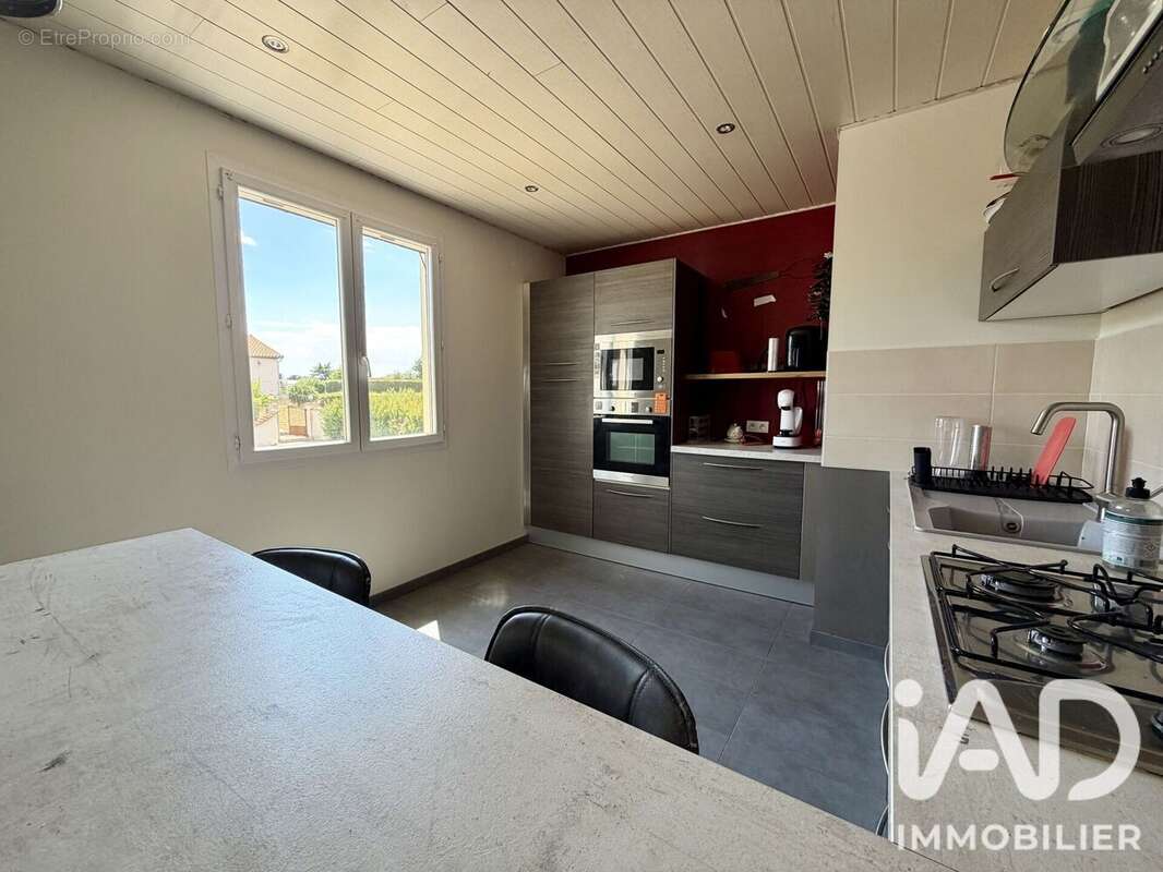 Maison 84 m² à Saurais  - photo 9