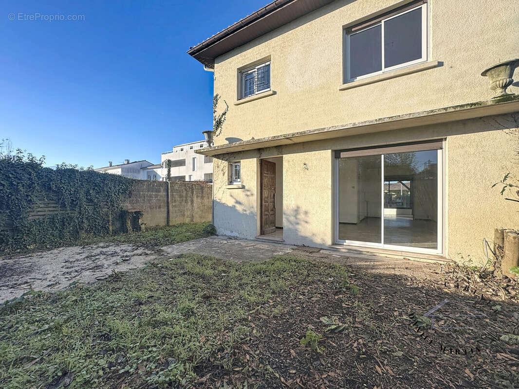 Maison 104 m² à Begles  - photo 8