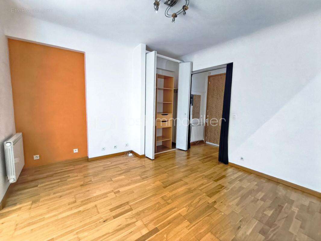 PARIS 14ᵉ – Porte de Vanves / Plaisance – F1 de 27 m² avec deux caves - photo 5