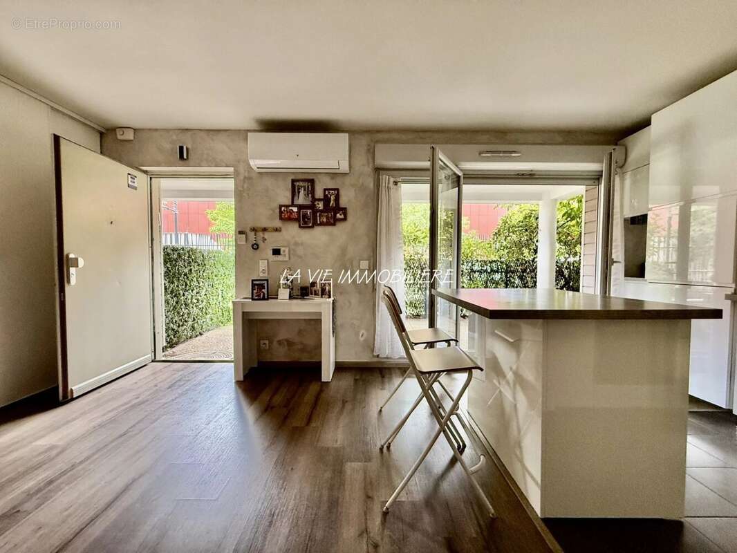 Appartement à LES PAVILLONS-SOUS-BOIS