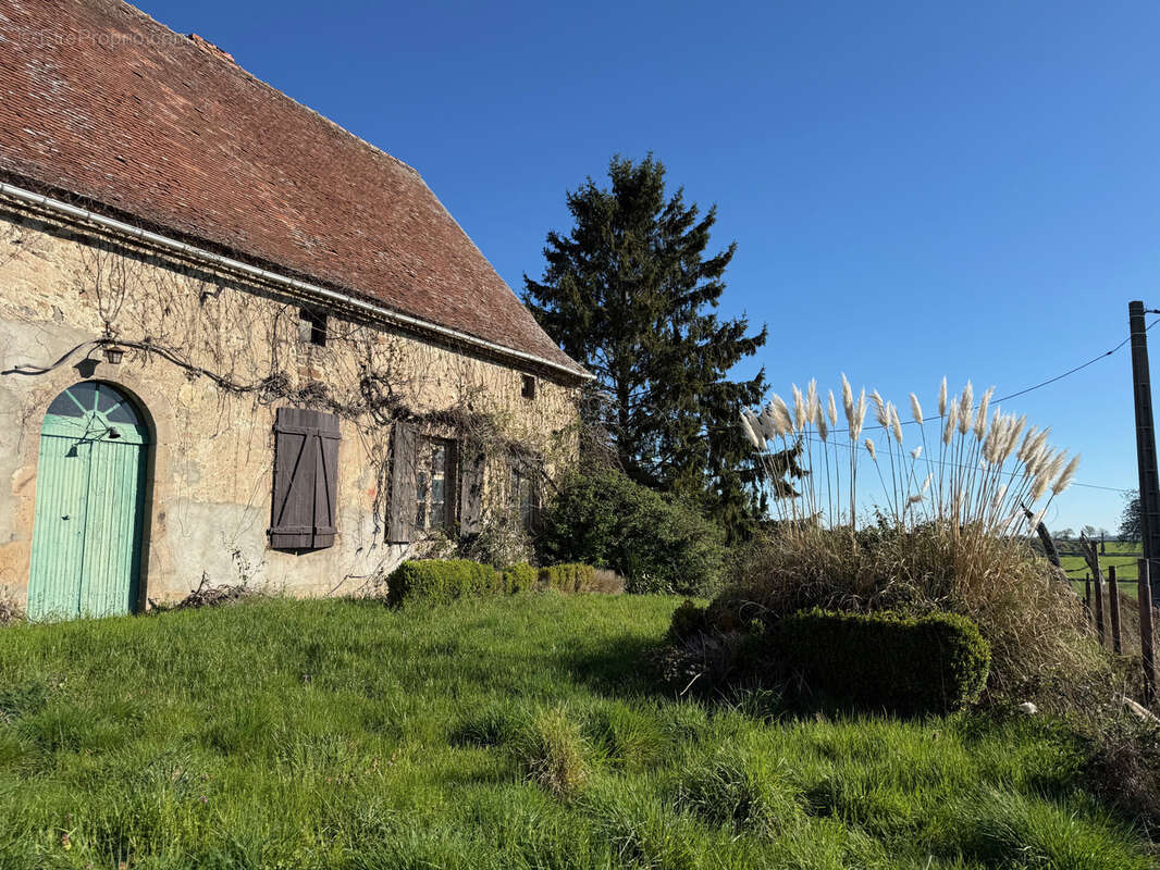 Maison à ARS-LES-FAVETS