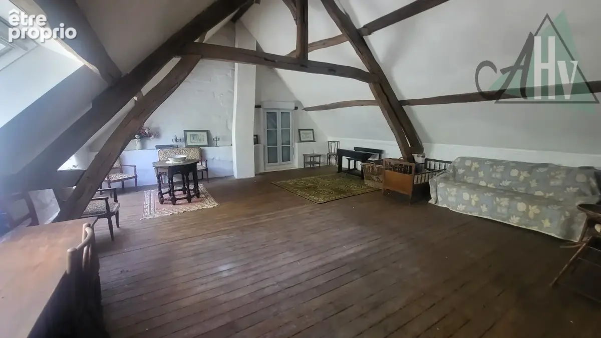Maison ancienne de caractère avec dépendances et terrain clos - PAILLY - photo 12