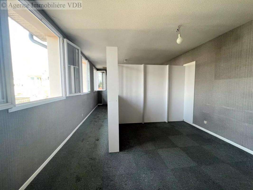 Commerce à SAINT-MAX