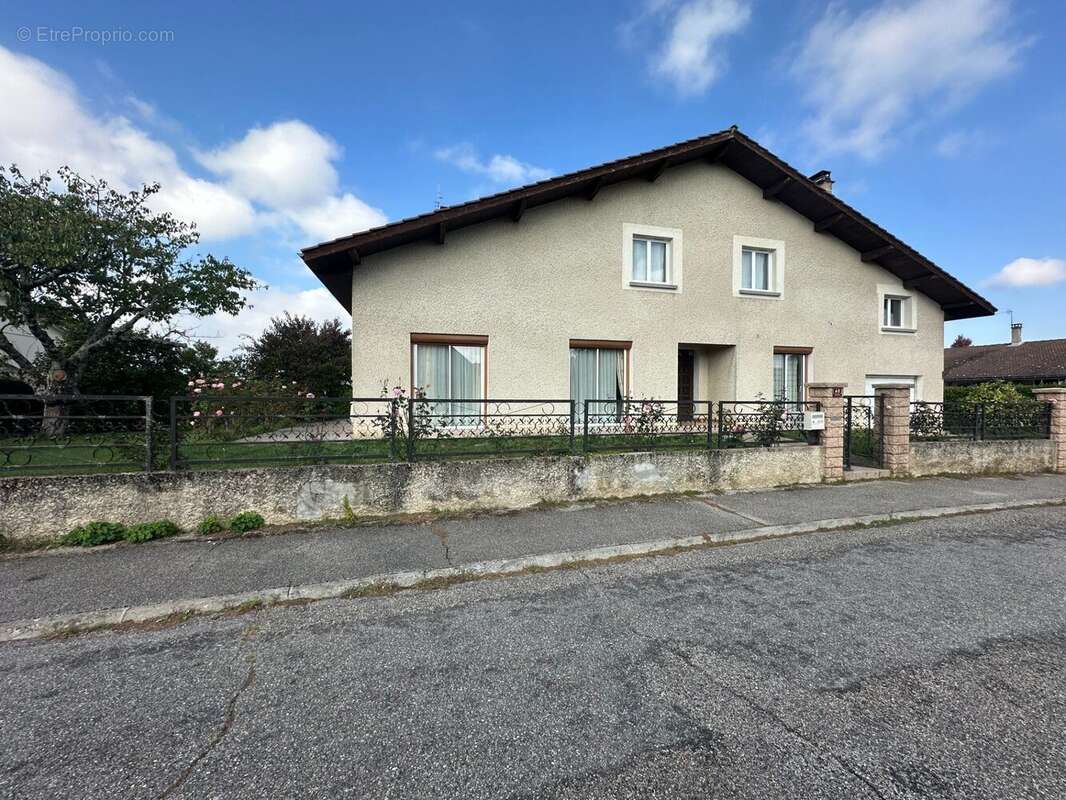 Maison à SAINT-SIMEON-DE-BRESSIEUX
