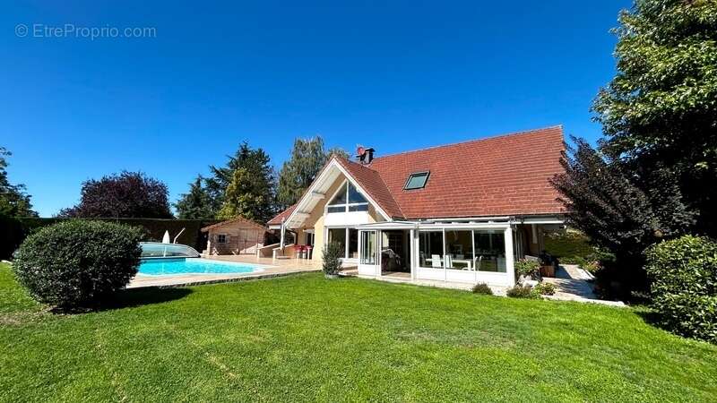 Maison à CONTAMINE-SUR-ARVE