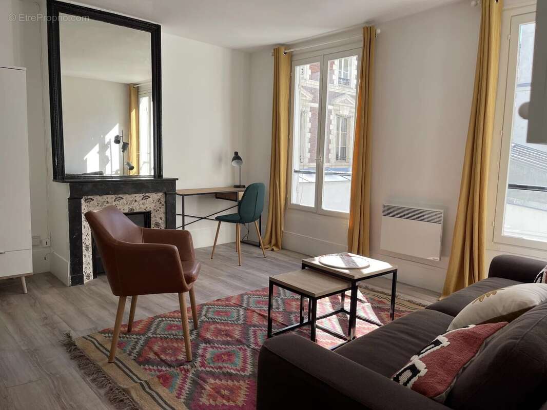 Appartement à PARIS-17E
