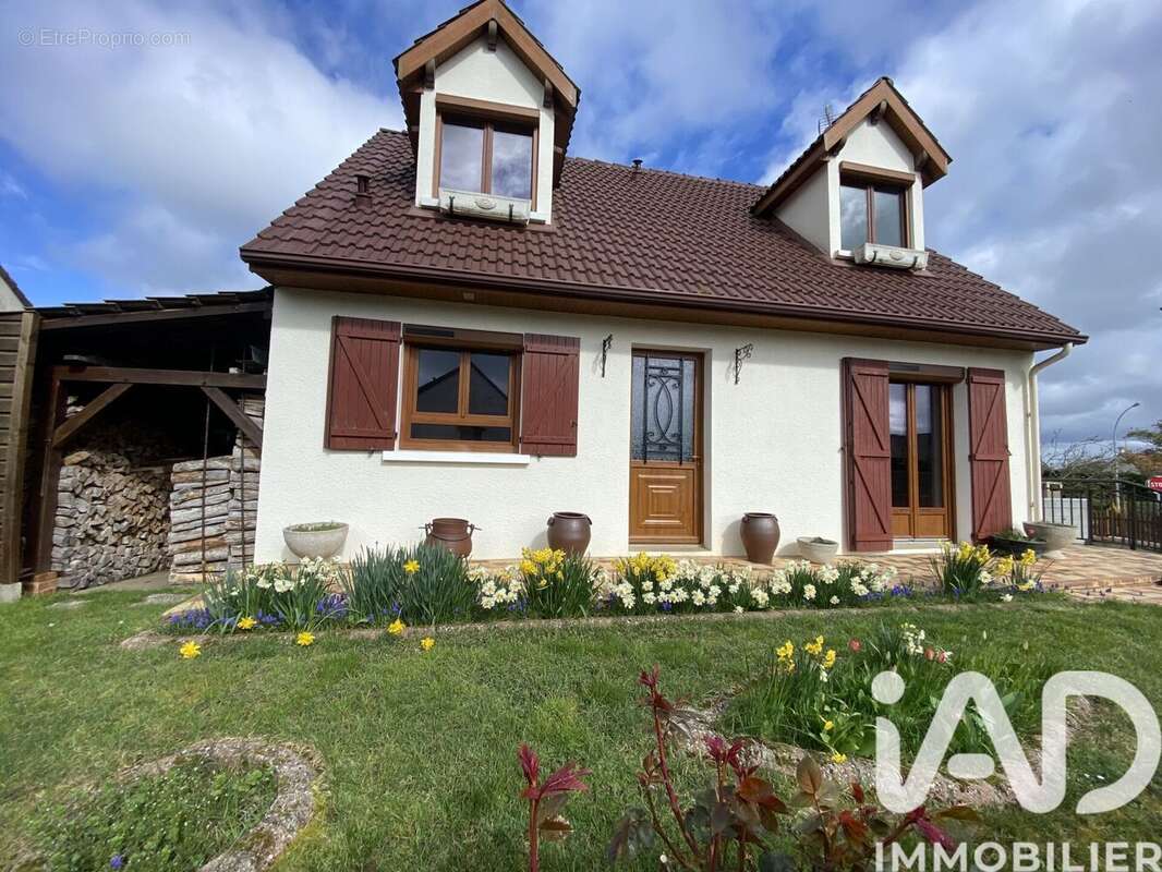 Photo 2 - Maison à NOGENT-LE-ROI