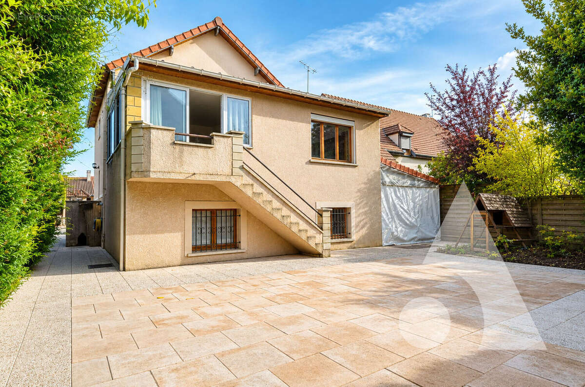 Maison familiale de 157 m² avec espace indépendant, 5 chambres et sous-sol aménagé ? Éragny - photo 2