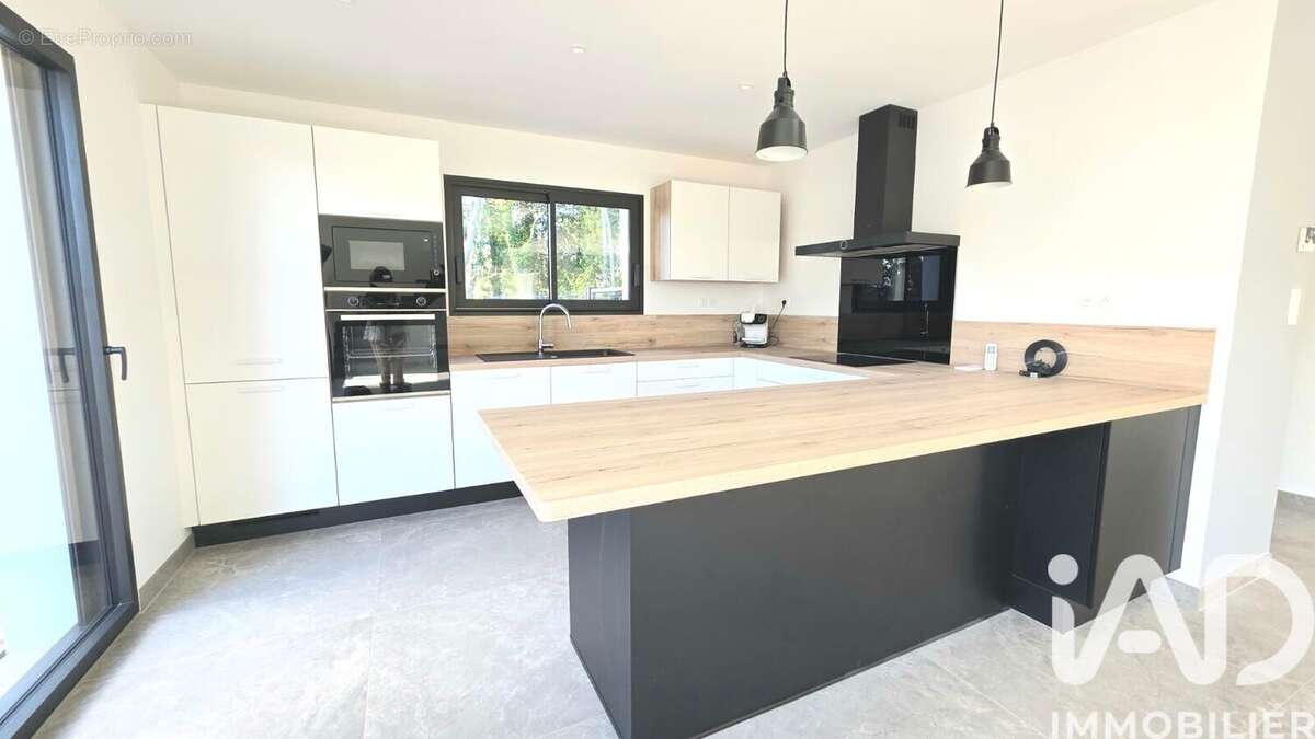 Photo 3 - Maison à LOCQUELTAS