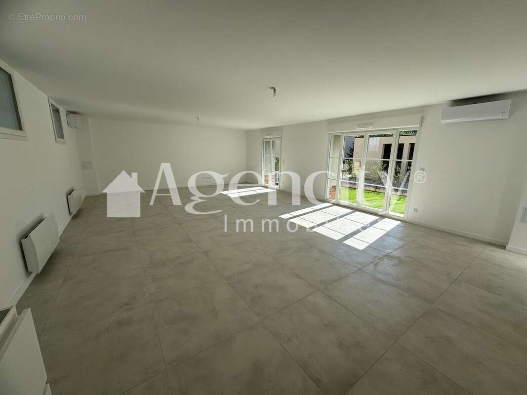 Maison à BUSSY-SAINT-GEORGES