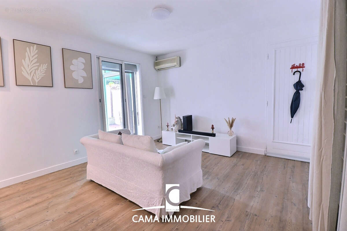 Appartement à FONTENAY-LE-FLEURY