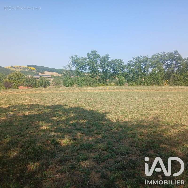 Terrain 730 m² à Rouffiac  - photo 2