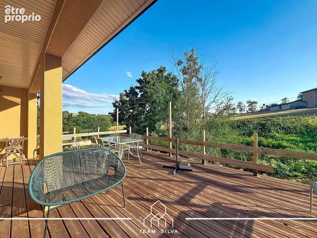 Maison 4 pièces 110 m² à vendre à Chambost-Longessaigne (69770) - photo 12
