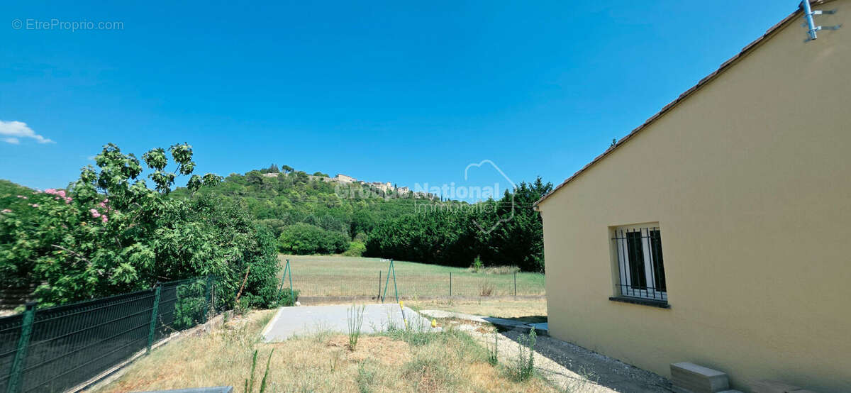 Maison  de plain pied 97 m2, piscine, 1000m² de terrain - photo 10
