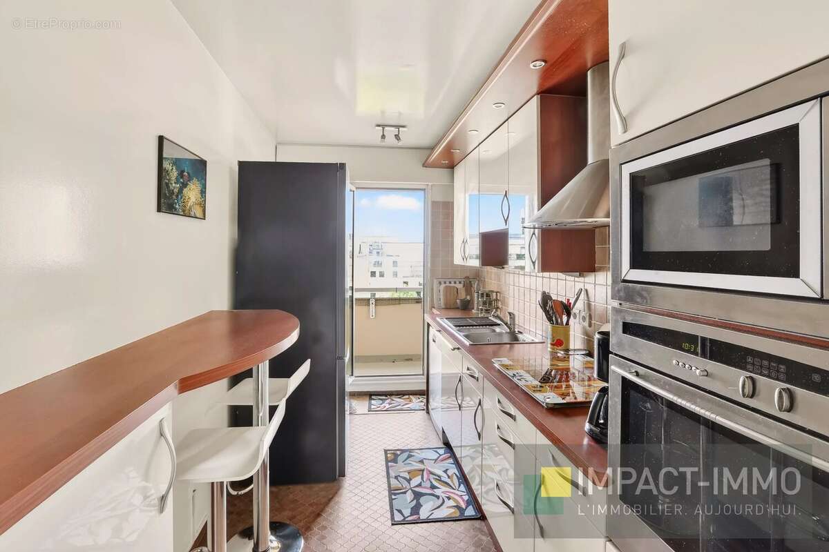 Appartement à COURBEVOIE