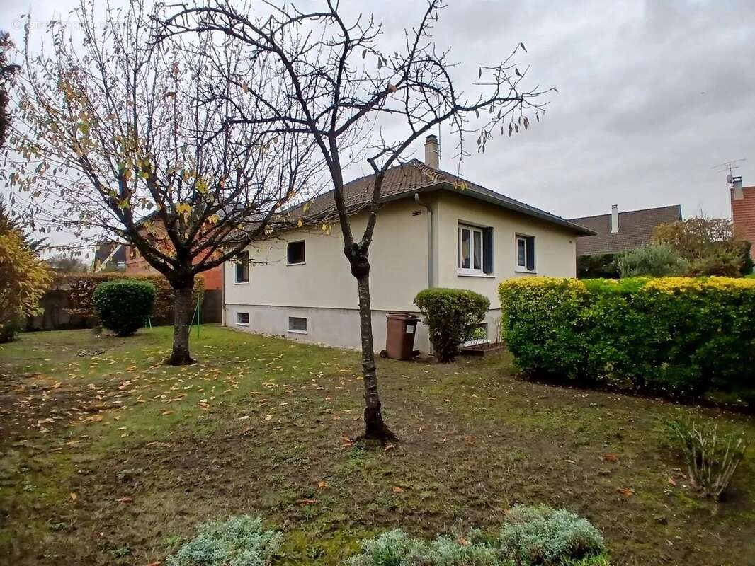 Maison à SARTROUVILLE