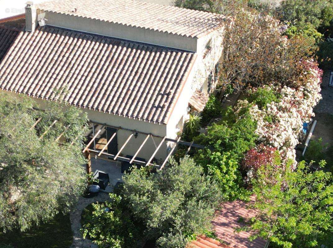 Maison à VILLELONGUE-DELS-MONTS