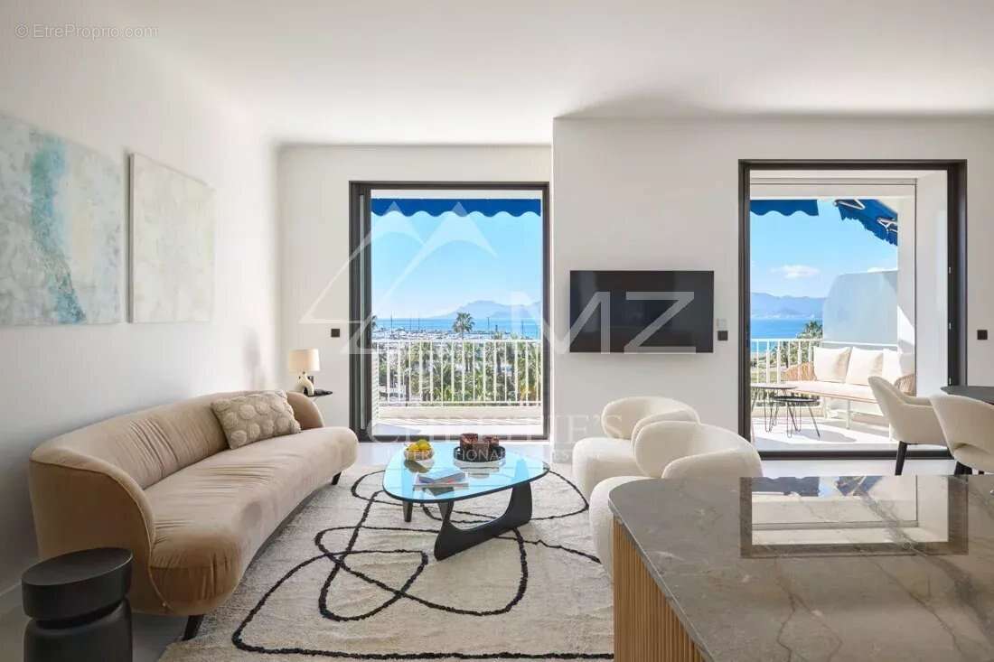 Cannes la croisette splendide appartement renove 3 chambres vue mer - photo 4