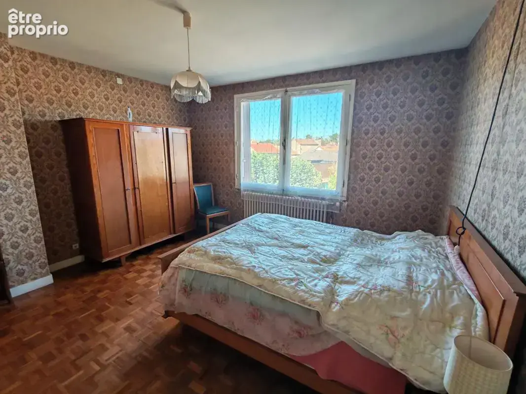 Maison de 185 m2  à Bignoux , 5 chambres , jardin, cour, grange - photo 5