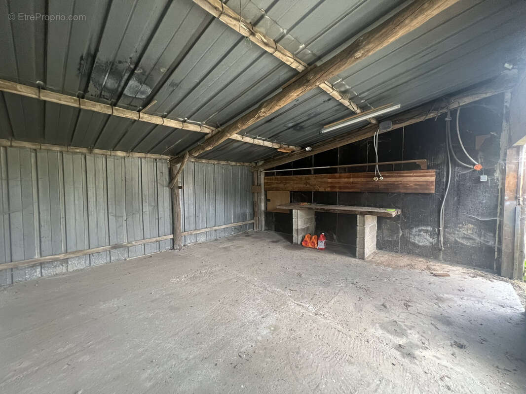 Terrain constructible avec hangar à Longnes - photo 3