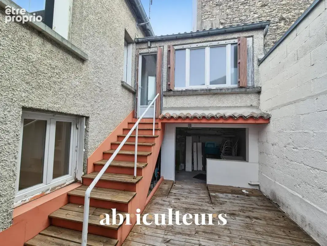 Maison 4 pièces 96 m² avec cour et garage en vente à Cognac 16100 - photo 3