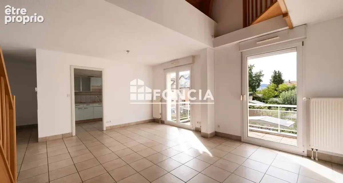 Colmar – Superbe duplex 3 pièces de 90.94 m² avec terrasse de 9,94 m², parking extérieur et cave. Cadre calme et verdoyant ! - photo 4