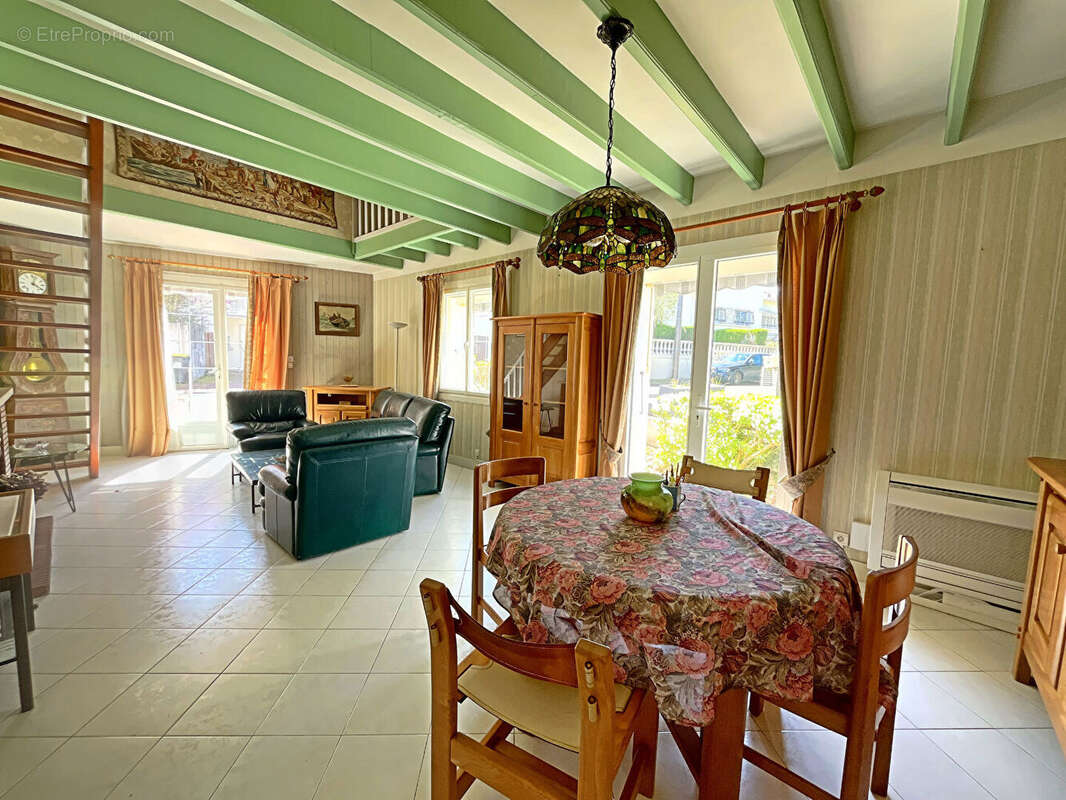 Maison à MESCHERS-SUR-GIRONDE