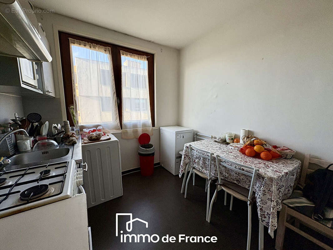 Appartement à ONET-LE-CHATEAU