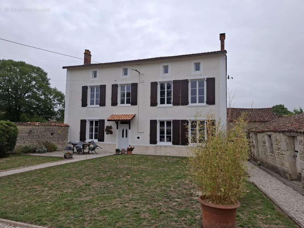 Charmante Maison de Village à Loubillé - photo 25