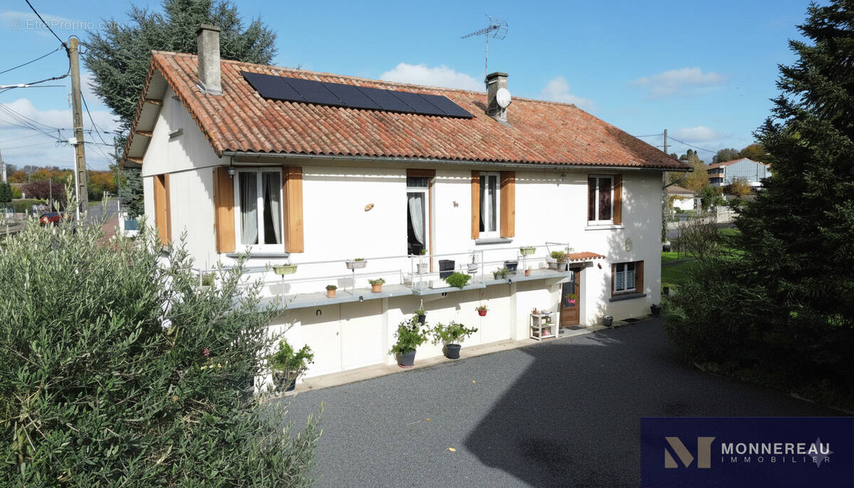 Maison à LA COURONNE