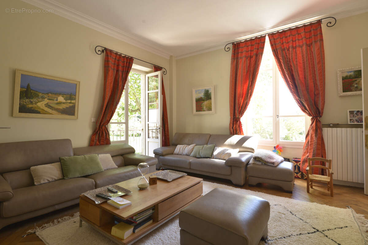 Maison de Maître, début 19ème, avec un parc de plus de 1 hectare. - photo 6