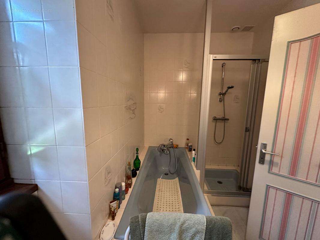 Maison en pierre 8 pièces 242 m2 avec grand terrain - photo 8