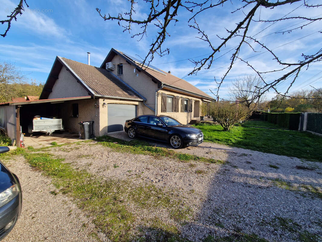 Maison à VELLE-SUR-MOSELLE