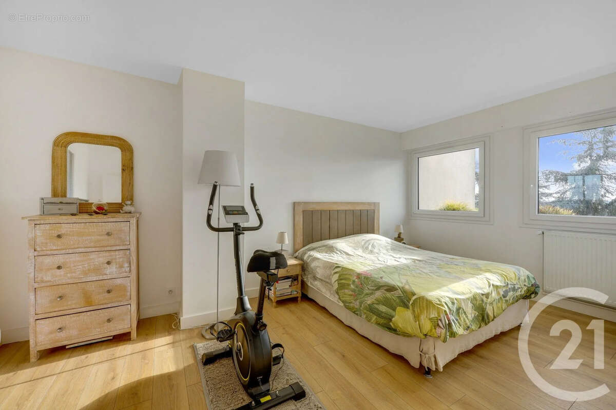 Appartement à VERRIERES-LE-BUISSON