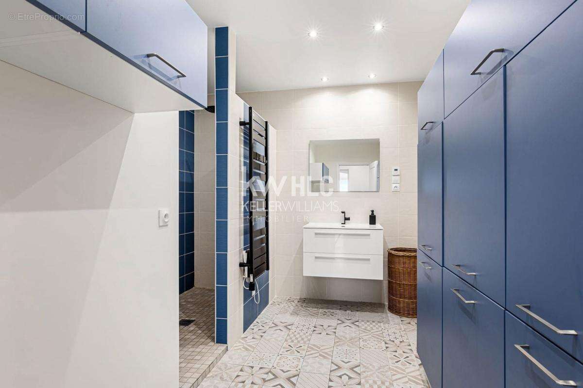 Maison à SAINT-LAURENT-DU-VAR