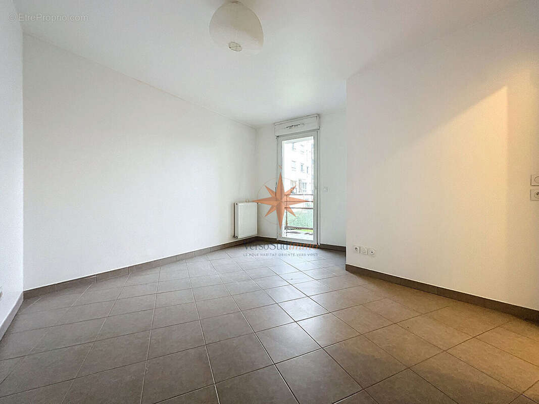 Appartement à SAINT-THIBAULT-DES-VIGNES