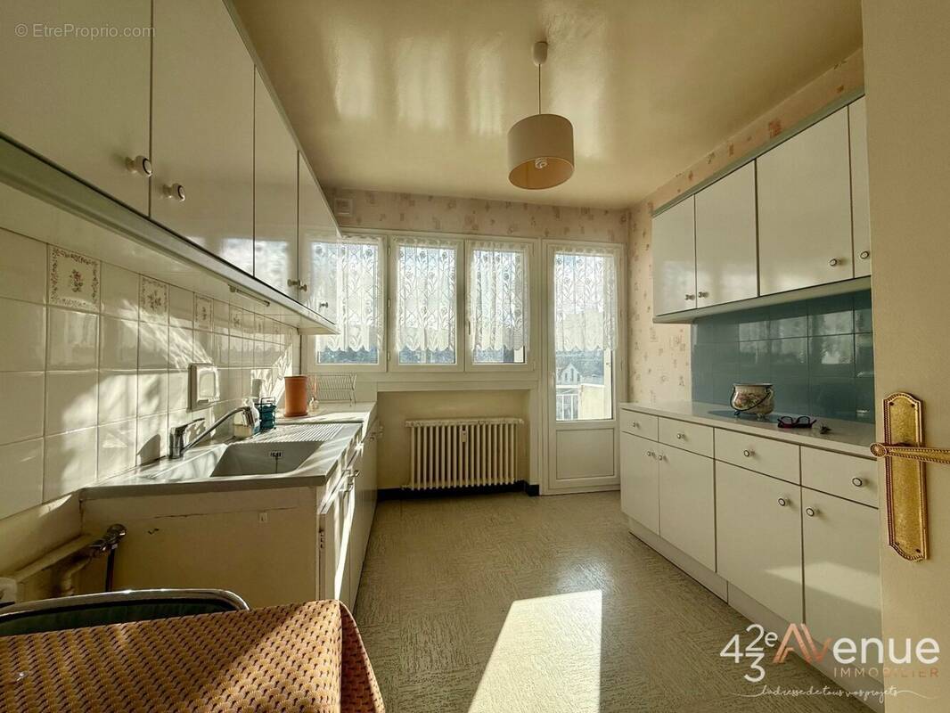 Appartement à SAINT-ETIENNE