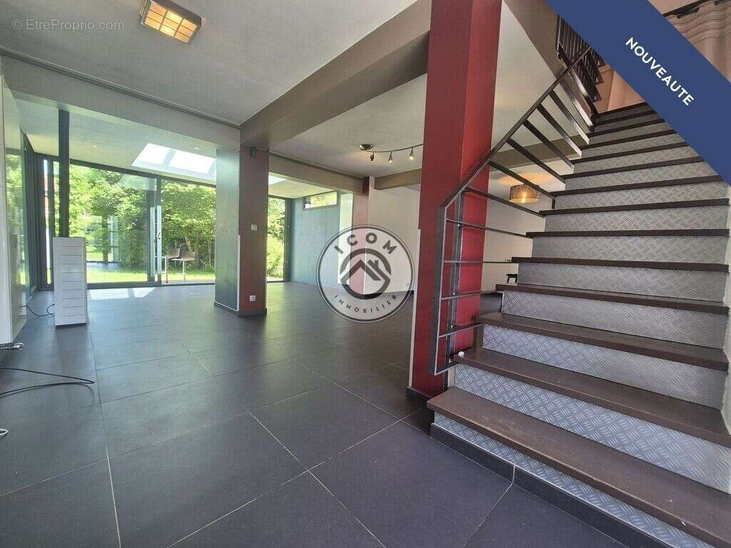 Maison à LEVAL