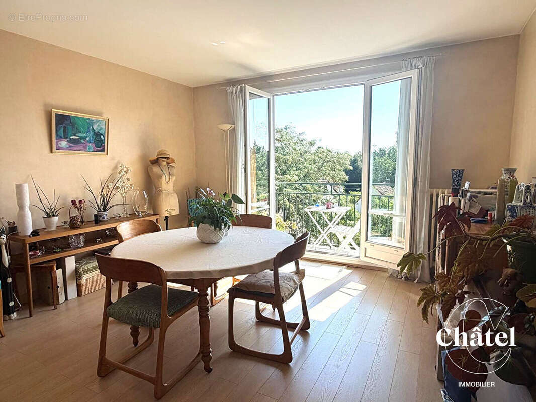 Appartement- 3eme étage-Balcon-2 chambres-Centre ville Deuil - photo 2