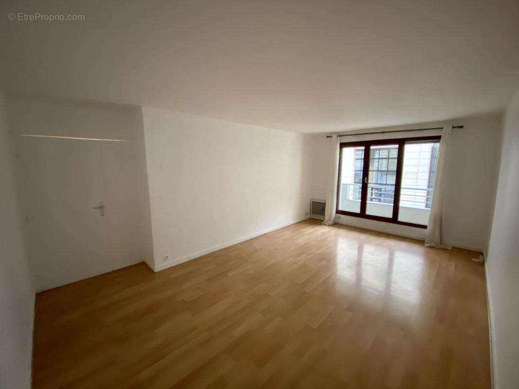 Appartement à CHARENTON-LE-PONT