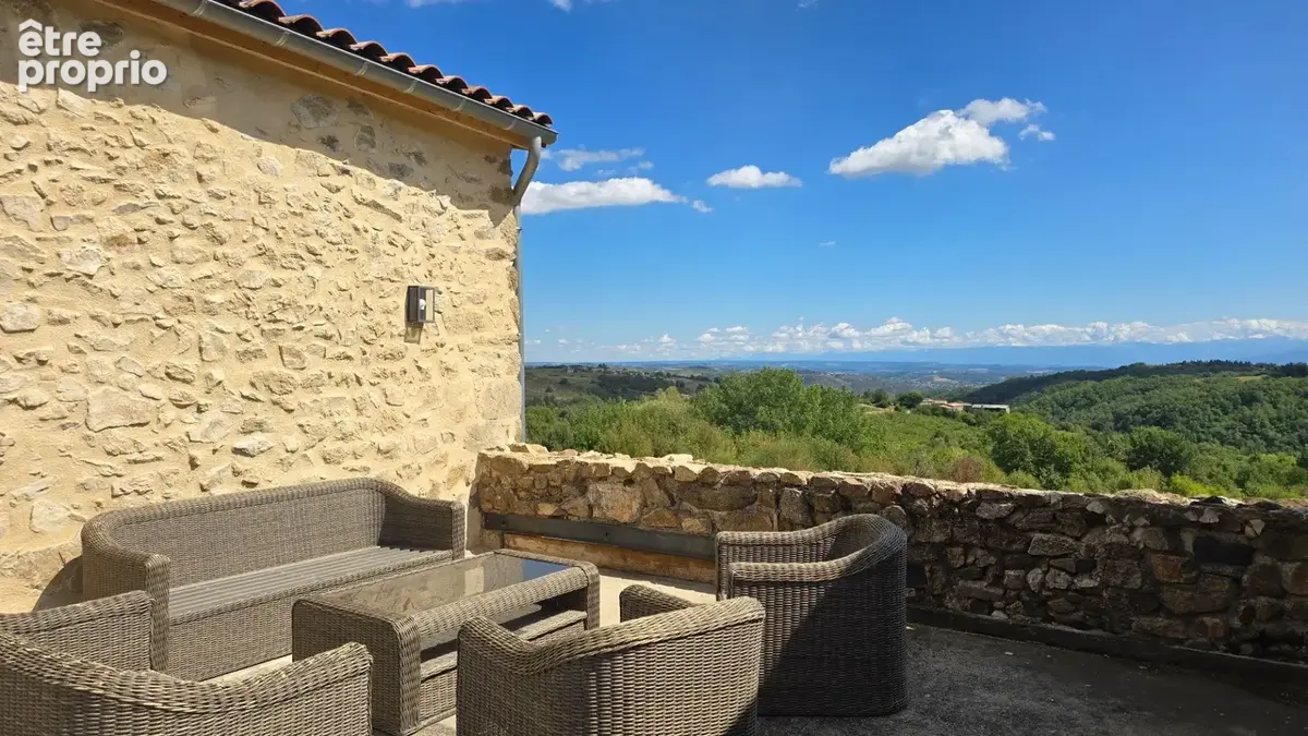 Propriété d'Exception Rénovée – 7.5 hectares - Étang privée - vue panoramique - Piscine - Source - photo 14