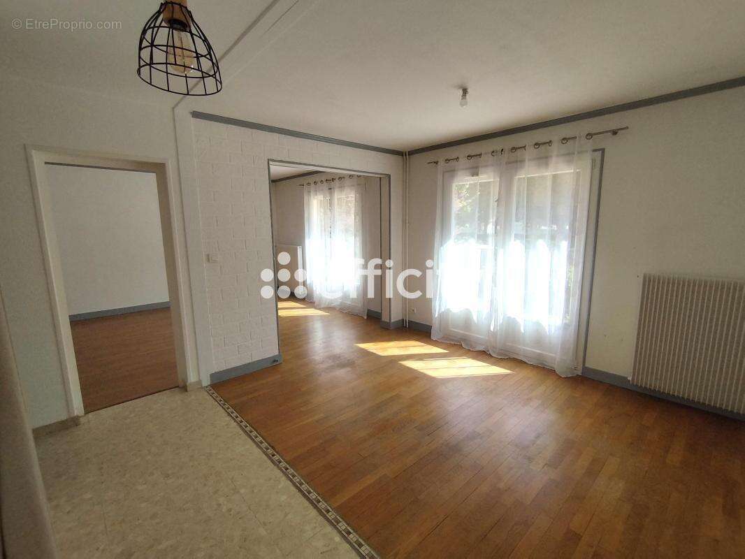 Maison à MONTLUCON
